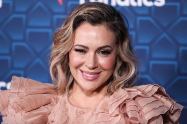 Amerikalı aktris Alyssa Milano, 18 Temmuz 2022 'de Los Angeles, Kaliforniya, ABD' de bulunan City Market Social House 'da düzenlenen Michael Rubin, MLBPA ve Fanatiklerin ev sahipliğini yaptığı' Oyuncular Partisi 'ne geldi..