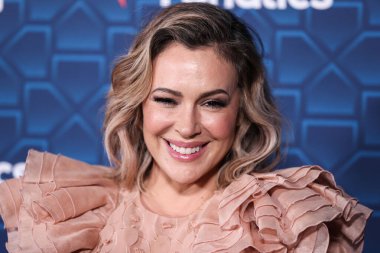 Amerikalı aktris Alyssa Milano, 18 Temmuz 2022 'de Los Angeles, Kaliforniya, ABD' de bulunan City Market Social House 'da düzenlenen Michael Rubin, MLBPA ve Fanatiklerin ev sahipliğini yaptığı' Oyuncular Partisi 'ne geldi..