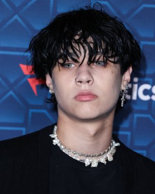 Travis Barker 'ın oğlu Landon Barker, MLBPA' dan Michael Rubin 'in ev sahipliğini yaptığı 2022 tarihli 