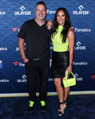 Marc D 'Amelio ve eşi Heidi DAmelio, 18 Temmuz 2022' de Los Angeles, Kaliforniya, ABD 'de bulunan City Market Sosyal Evi' nde düzenlenen Michael Rubin 'in ev sahipliğinde düzenlenen' Oyuncu Partisi '2022' ye geldiler..