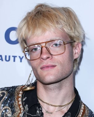 Amerikalı müzisyen Jake Wesley Rogers 17 Temmuz 2022 'de Spago' da düzenlenen No Kid Hungry x Cali Cares Charity Etkinliği 'ne geldi..