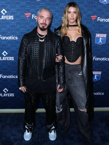 Colombian Singer Balvin Girlfriend Argentinian Model Valentina Ferrer Arrive Players — Stock Photo, Image