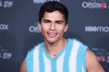Amerikalı şarkıcı ve aktör Alex Aiono, Kanlı Kırmızı Halı ve HBO Max 'in 