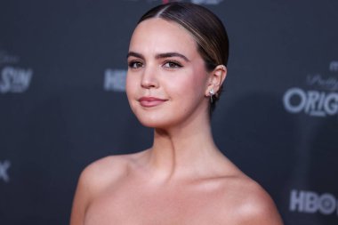 Toni Maticevski elbisesi giyen Amerikalı aktris Bailee Madison, Kanlı Kırmızı Halı ve Gabbana ayakkabıları ile 15 Temmuz 2022 'de Burbank' te, Max 'in 