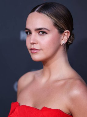 Toni Maticevski elbisesi giyen Amerikalı aktris Bailee Madison, Kanlı Kırmızı Halı ve Gabbana ayakkabıları ile 15 Temmuz 2022 'de Burbank' te, Max 'in 