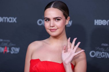Toni Maticevski elbisesi giyen Amerikalı aktris Bailee Madison, Kanlı Kırmızı Halı ve Gabbana ayakkabıları ile 15 Temmuz 2022 'de Burbank' te, Max 'in 