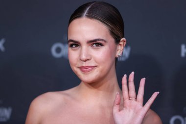 Toni Maticevski elbisesi giyen Amerikalı aktris Bailee Madison, Kanlı Kırmızı Halı ve Gabbana ayakkabıları ile 15 Temmuz 2022 'de Burbank' te, Max 'in 