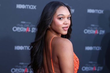 Karayip asıllı Amerikalı aktris Kristen Maxwell, 15 Temmuz 2022 'de Burbank, Los Angeles, Kaliforniya' daki SJR Tiyatrosu 'nda düzenlenen Kanlı Kırmızı Halı ve HBO Max' in 
