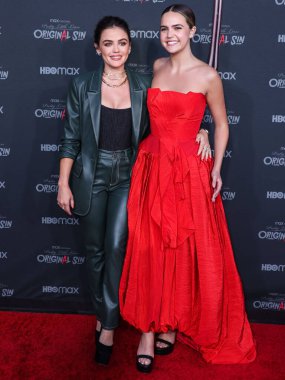Amerikalı aktrisler Lucy Hale ve Bailee Madison, 15 Temmuz 2022 'de Burbank, Los Angeles' taki SJR Tiyatrosu 'nda düzenlenen Kanlı Kırmızı Halı ve HBO Max' in 