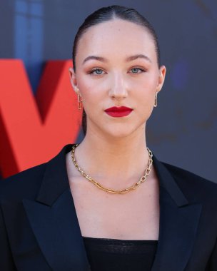 Amerikalı aktris Ava Michelle, Netflix 'in 13 Temmuz 2022' de TCL Çin Tiyatrosu IMAX 'te düzenlenen 