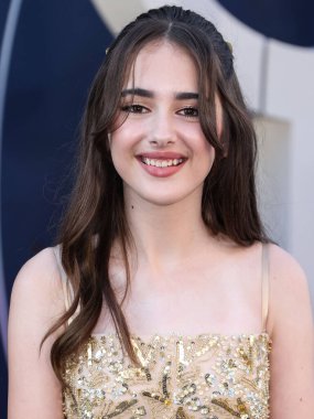 Reem Acra elbisesi giyen Amerikalı aktris Julia Butters, 13 Temmuz 2022 'de Hollywood, Los Angeles, Kaliforniya, ABD' de bulunan TCL Çin Tiyatrosu IMAX 'te düzenlenen Netflix' in 'Gri Adam' adlı filminin dünya galasına geldi..