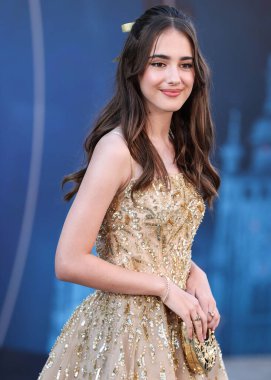 Reem Acra elbisesi giyen Amerikalı aktris Julia Butters, 13 Temmuz 2022 'de Hollywood, Los Angeles, Kaliforniya, ABD' de bulunan TCL Çin Tiyatrosu IMAX 'te düzenlenen Netflix' in 'Gri Adam' adlı filminin dünya galasına geldi.. 