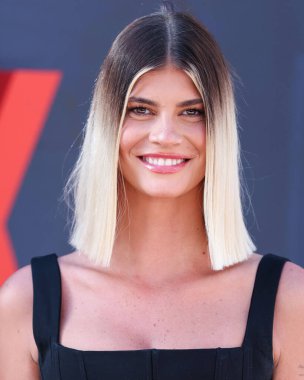 Aktris Laura Giurcanu, Netflix 'in 