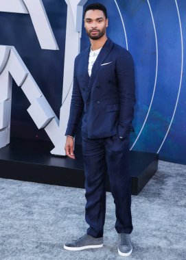 İngiliz aktör Reg-Jean Page (Rege-Jean Page), 13 Temmuz 2022 'de Hollywood, Los Angeles, Kaliforniya, ABD' de bulunan TCL Çin Tiyatrosu IMAX 'te düzenlenen Netflix' in 'Gri Adam' ın Dünya prömiyerine geldi..