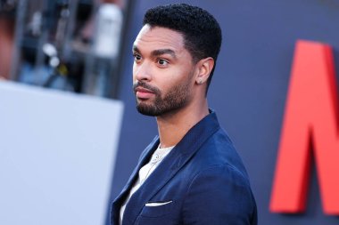 İngiliz aktör Reg-Jean Page (Rege-Jean Page), 13 Temmuz 2022 'de Hollywood, Los Angeles, Kaliforniya, ABD' de bulunan TCL Çin Tiyatrosu IMAX 'te düzenlenen Netflix' in 'Gri Adam' ın Dünya prömiyerine geldi.. 
