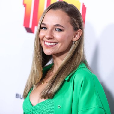Amerikalı aktris Madison Iseman, 12 Temmuz 2022 'de Hollywood, Los Angeles, Kaliforniya, ABD' de düzenlenen TCL Çin 6 Tiyatrosu 'nun Los Angeles Premiere Of Lionsgate' ine geldi.. 