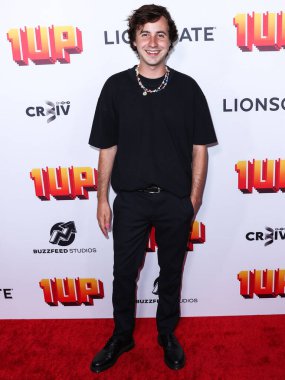 Avustralyalı aktör Nicholas Coombe, 12 Temmuz 2022 'de Hollywood, Los Angeles, Kaliforniya, ABD' de düzenlenen TCL Çin 6 Tiyatrosu 'nun Los Angeles Premiere of Lionsgate' ine geldi.. 