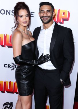 Amerikalı aktris Paris Berelc ve erkek arkadaşı Rhys Athayde, 12 Temmuz 2022 'de Hollywood, Los Angeles, Kaliforniya, ABD' de düzenlenen TCL Çin 6 Tiyatrosu 'nun Los Angeles Premiere Of Lionsgate' ine geldiler.. 