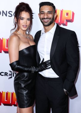 Amerikalı aktris Paris Berelc ve erkek arkadaşı Rhys Athayde, 12 Temmuz 2022 'de Hollywood, Los Angeles, Kaliforniya, ABD' de düzenlenen TCL Çin 6 Tiyatrosu 'nun Los Angeles Premiere Of Lionsgate' ine geldiler.. 