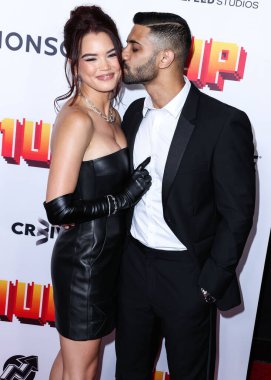 Amerikalı aktris Paris Berelc ve erkek arkadaşı Rhys Athayde, 12 Temmuz 2022 'de Hollywood, Los Angeles, Kaliforniya, ABD' de düzenlenen TCL Çin 6 Tiyatrosu 'nun Los Angeles Premiere Of Lionsgate' ine geldiler.. 