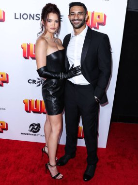 Amerikalı aktris Paris Berelc ve erkek arkadaşı Rhys Athayde, 12 Temmuz 2022 'de Hollywood, Los Angeles, Kaliforniya, ABD' de düzenlenen TCL Çin 6 Tiyatrosu 'nun Los Angeles Premiere Of Lionsgate' ine geldiler.. 