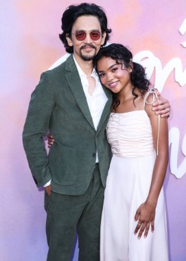Amerikalı aktör John Cho ve aktris Mia Isaac, 11 Temmuz 2022 'de Hollywood, Los Angeles, Kaliforniya, ABD' de düzenlenen 