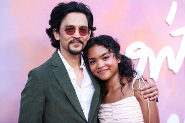 Amerikalı aktör John Cho ve aktris Mia Isaac, 11 Temmuz 2022 'de Hollywood, Los Angeles, Kaliforniya, ABD' de düzenlenen 