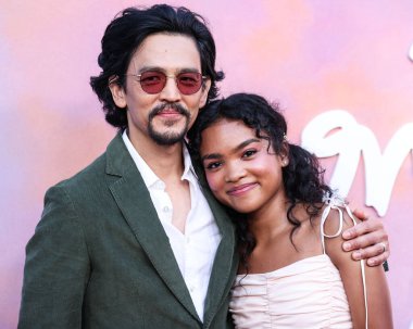 Amerikalı aktör John Cho ve aktris Mia Isaac, 11 Temmuz 2022 'de Hollywood, Los Angeles, Kaliforniya, ABD' de düzenlenen 