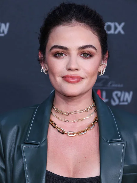 Amerikaanse Actrice Lucy Hale Met Staud Een Rolex Horloge Arriveert — Stockfoto