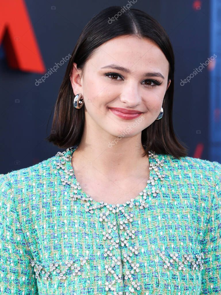 La actriz estadounidense Ava Russo llega al estreno mundial de 'The