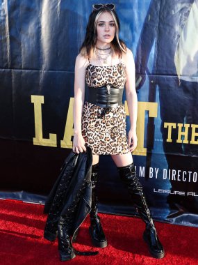 Aktris ve şarkıcı Alyssa de Boisblanc, 30 Haziran 2022 'de Los Angeles, Kaliforniya, ABD' de bulunan Fine Arts Theatre 'da düzenlenen Vertical Entertainment' ın Son Gecesi 'nin Los Angeles galasına geldi.. 