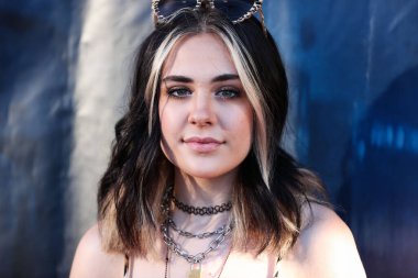 Aktris ve şarkıcı Alyssa de Boisblanc, 30 Haziran 2022 'de Los Angeles, Kaliforniya, ABD' de bulunan Fine Arts Theatre 'da düzenlenen Vertical Entertainment' ın Son Gecesi 'nin Los Angeles galasına geldi.. 