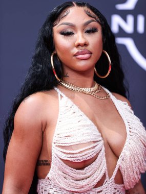 Ari Fletcher 26 Haziran 2022 'de Los Angeles, Kaliforniya' da Microsoft Theater 'da düzenlenen BET Ödülleri' ne ulaştı..