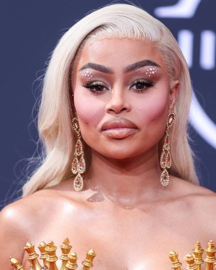 Amerikan model Blac Chyna, Los Angeles, Kaliforniya 'da 26 Haziran 2022 tarihinde Microsoft Theater' da düzenlenen BET Ödülleri 'ne ulaştı..
