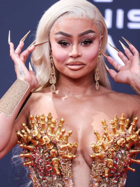 Amerikan model Blac Chyna, Los Angeles, Kaliforniya 'da 26 Haziran 2022 tarihinde Microsoft Theater' da düzenlenen BET Ödülleri 'ne ulaştı..
