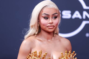 Amerikan model Blac Chyna, Los Angeles, Kaliforniya 'da 26 Haziran 2022 tarihinde Microsoft Theater' da düzenlenen BET Ödülleri 'ne ulaştı..