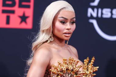 Amerikan model Blac Chyna, Los Angeles, Kaliforniya 'da 26 Haziran 2022 tarihinde Microsoft Theater' da düzenlenen BET Ödülleri 'ne ulaştı..