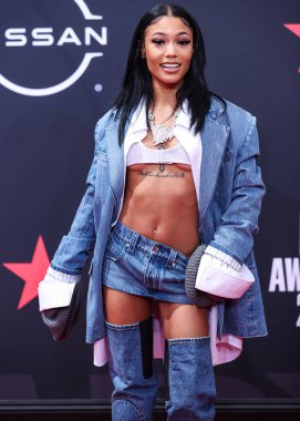 Coi Leray, 26 Haziran 2022 'de Los Angeles, Kaliforniya' da Microsoft Theater 'da düzenlenen BET Ödülleri' ne ulaştı..