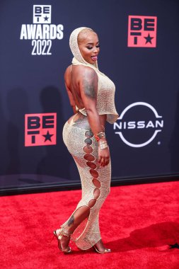 DreamDoll, 26 Haziran 2022 'de Los Angeles, Kaliforniya' da Microsoft Theater 'da düzenlenen BET Ödülleri' ne ulaştı..