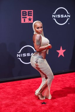 DreamDoll, 26 Haziran 2022 'de Los Angeles, Kaliforniya' da Microsoft Theater 'da düzenlenen BET Ödülleri' ne ulaştı..