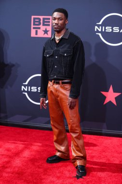 Giveon, 26 Haziran 2022 'de Los Angeles, Kaliforniya' da Microsoft Theater 'da düzenlenen BET Ödülleri' ne ulaştı..