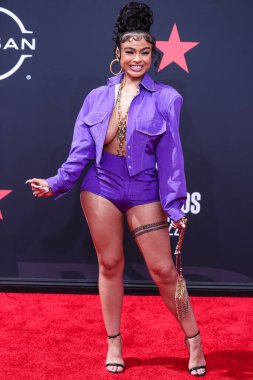 India Love, Los Angeles, Kaliforniya, ABD 'de 26 Haziran 2022' de Microsoft Theater 'da düzenlenen BET Ödülleri' ne ulaştı..