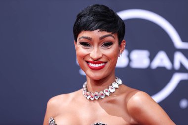 Janeisha John 26 Haziran 2022 'de Los Angeles, Kaliforniya' da Microsoft Theater 'da düzenlenen BET Ödülleri' ne ulaştı.. 