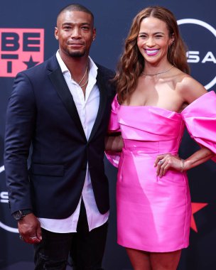 Juan Antonio ve Paula Patton, 26 Haziran 2022 'de Los Angeles, Kaliforniya' da Microsoft Theater 'da düzenlenen BET Ödülleri' ne geldiler..