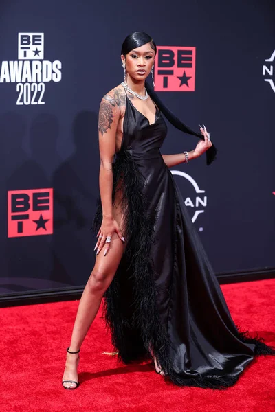 Lakeyah Anländer Till Bet Awards 2022 Som Hålls Microsoft Theater — Stockfoto