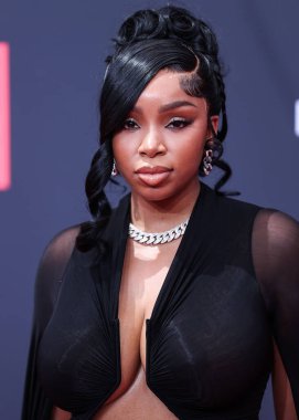 Light Skin Keisha, 26 Haziran 2022 'de Los Angeles, Kaliforniya' da Microsoft Theater 'da düzenlenen BET Ödülleri' ne ulaştı.. 
