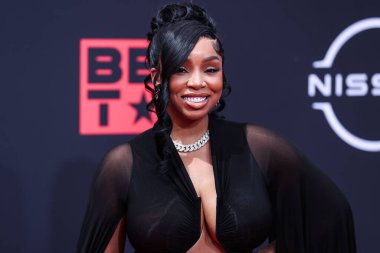 Light Skin Keisha, 26 Haziran 2022 'de Los Angeles, Kaliforniya' da Microsoft Theater 'da düzenlenen BET Ödülleri' ne ulaştı.. 