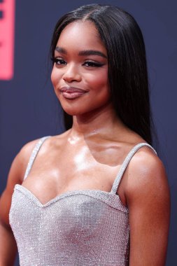 Dolce ve Gabbana elbisesi giyen Amerikalı aktris Marsai Martin, 26 Haziran 2022 'de Los Angeles, Kaliforniya, ABD' deki Microsoft Theater 'da düzenlenen BET Ödülleri 2022' ye ulaştı.. 