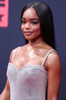 Dolce ve Gabbana elbisesi giyen Amerikalı aktris Marsai Martin, 26 Haziran 2022 'de Los Angeles, Kaliforniya, ABD' deki Microsoft Theater 'da düzenlenen BET Ödülleri 2022' ye ulaştı..