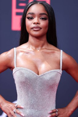 Dolce ve Gabbana elbisesi giyen Amerikalı aktris Marsai Martin, 26 Haziran 2022 'de Los Angeles, Kaliforniya, ABD' deki Microsoft Theater 'da düzenlenen BET Ödülleri 2022' ye ulaştı.. 